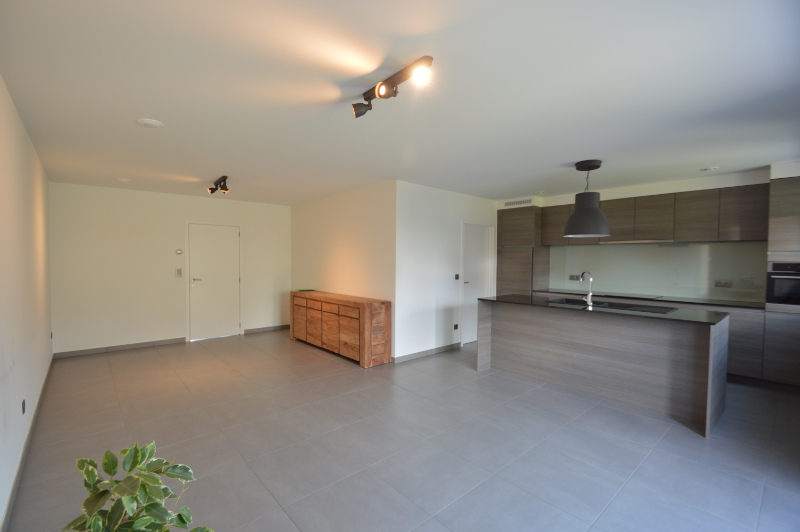 Prachtig afgewerkte woning met aangelegde tuin & garage - photo 4