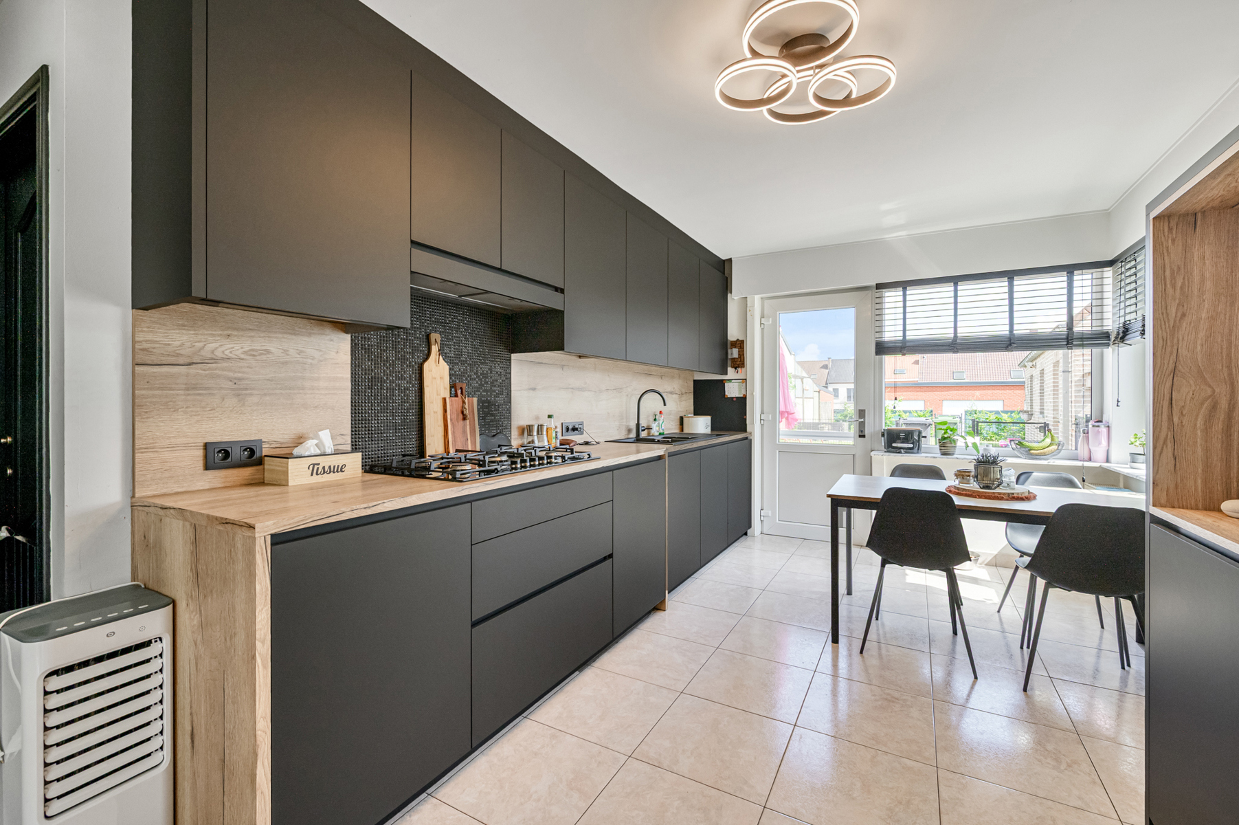 Instapklare luxewoning met 4 slkms en tuin. - foto 1