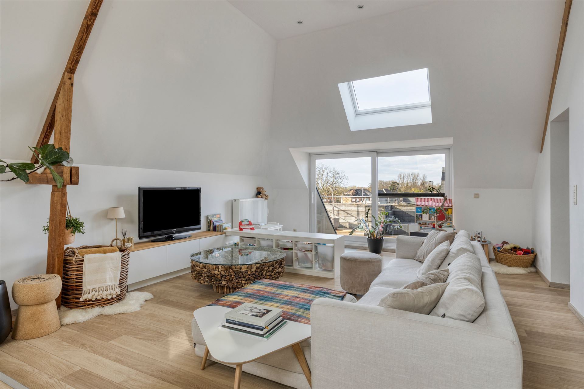 Appartement met 3 slaapkamers, bureau en terras - foto 4