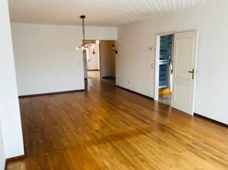 <p>This energy-efficient 2-bedroom apartment, equipped with all contemporary living comforts, with a living area of 93 m², is located on the fifth floor of the "Schreurs" residence and comprises: an entrance hall, a storage room, a bright spacious living room, a separate fully equipped kitchen with access to the first terrace, two full-size bedrooms, one of which offers access to the second southeast-oriented sun terrace, a separate guest toilet and a bathroom with bathtub and single washbasin cabinet. There is also an individual underground cellar. Monthly provision for water and common charges : 100€. Individual meters for private consumption of electricity and natural gas. This comfortable apartment is located near public transport and several access roads leading to the motorways towards Brussels and Liège, as well as a short walk from a city park, the Sportoase and of course the picturesque and lively Leuven city center. Available from 15/10/2026! For more information or a first visit: frederik@immo-time.be.</p>