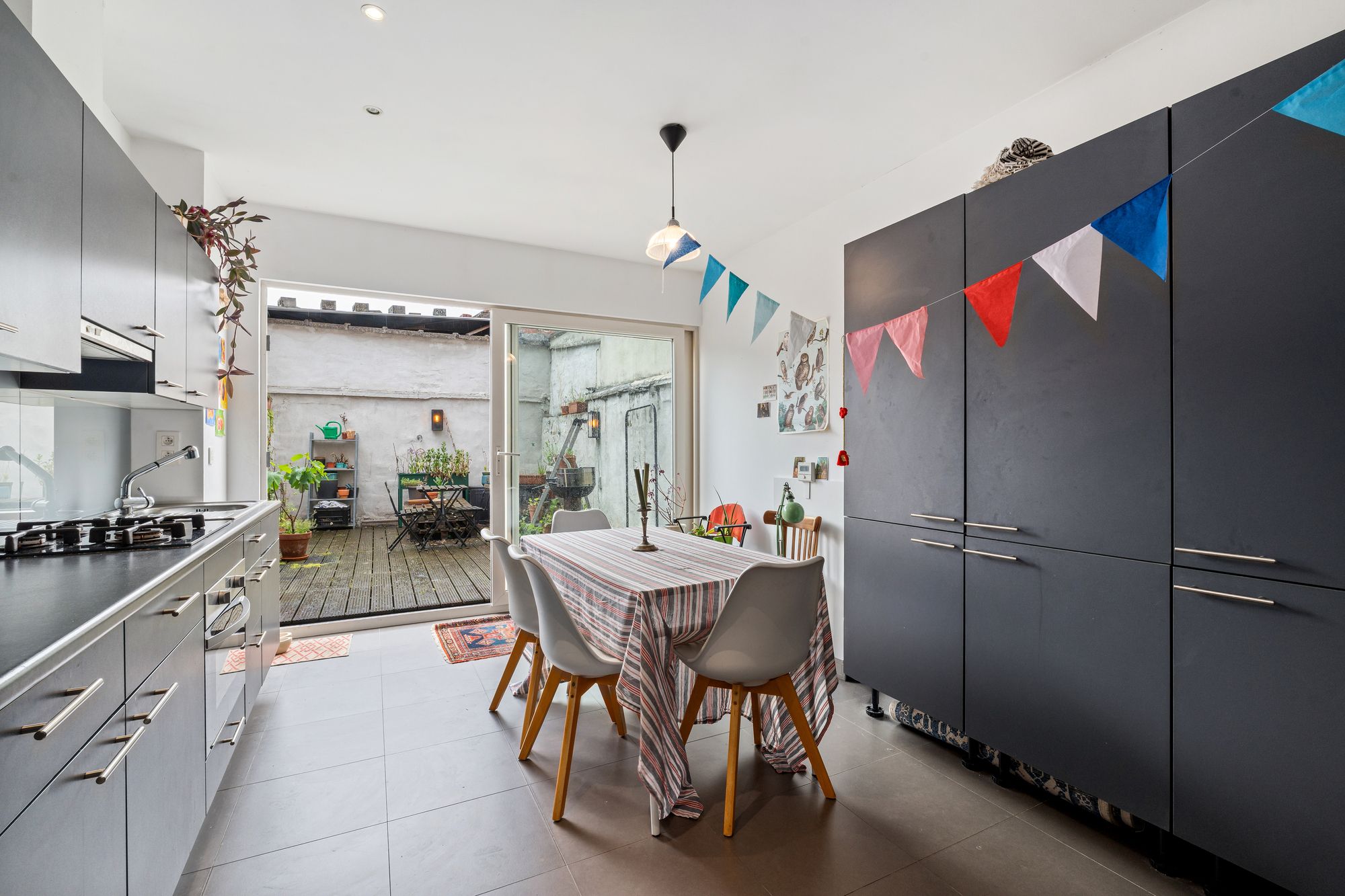 Instapklare woning met gezellige buitenruimte in Gent te koop - foto 5