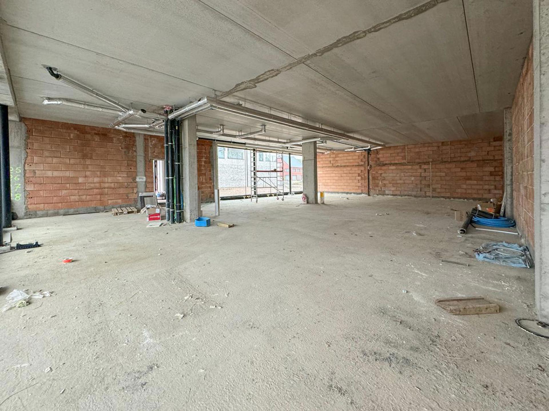 Kantoor of handelsgelijkvloers (250m²) in het centrum van Ham - foto 5