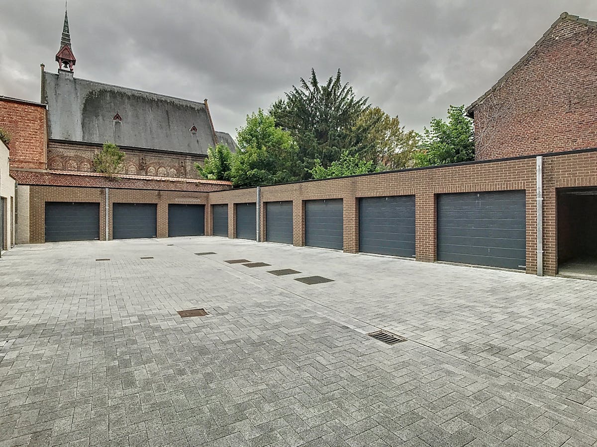 Garage for sale in the center of Roeselare! - photo 2