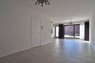 Ontdek het summum van hedendaags wonen in dit prachtige nieuwbouwappartement, strategisch gelegen in het hart van Melsele. Met een zéér...