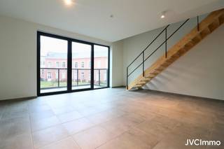 Indeling:Begane grond:  gemeenschappelijke hal'Verdieping 2:'eigen inkomhal: 5 m² met apart toilet, woonkamer: 20 m², keuken: 8 m², terras: 8 m²,...