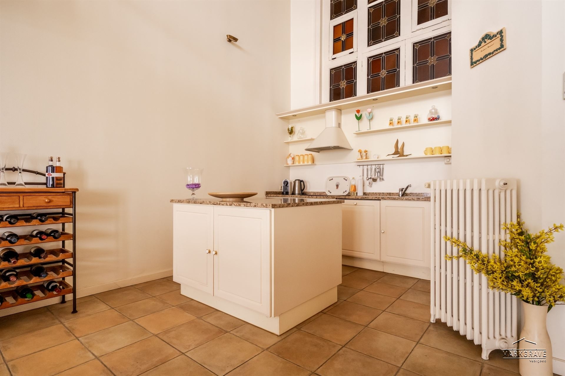 Authentiek 16e-eeuws Stadshuis in het Historisch Hart van de Stad - foto 3