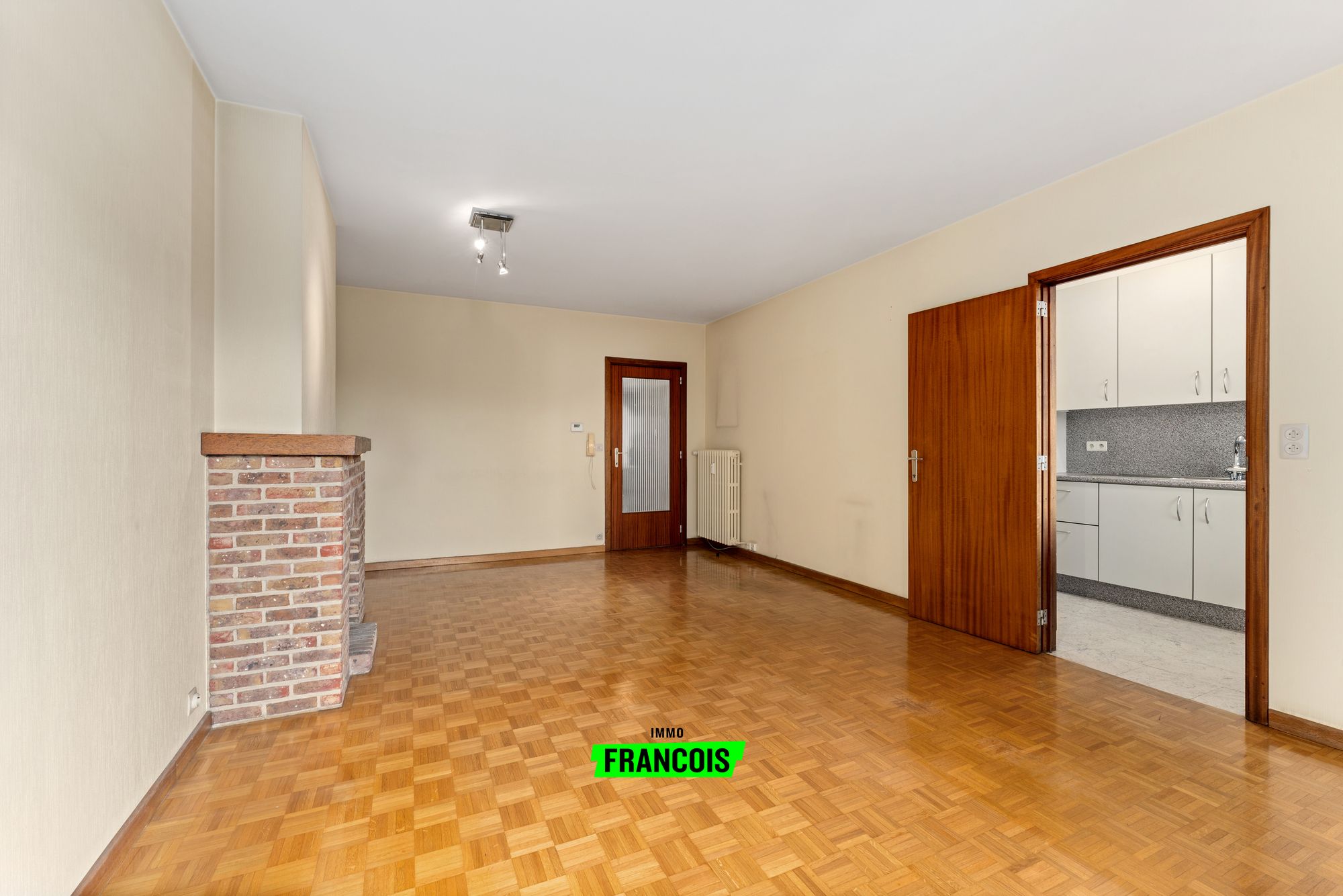 Centraal gelegen appartement met 2 slaapkamers en garage te Roeselare - foto 3