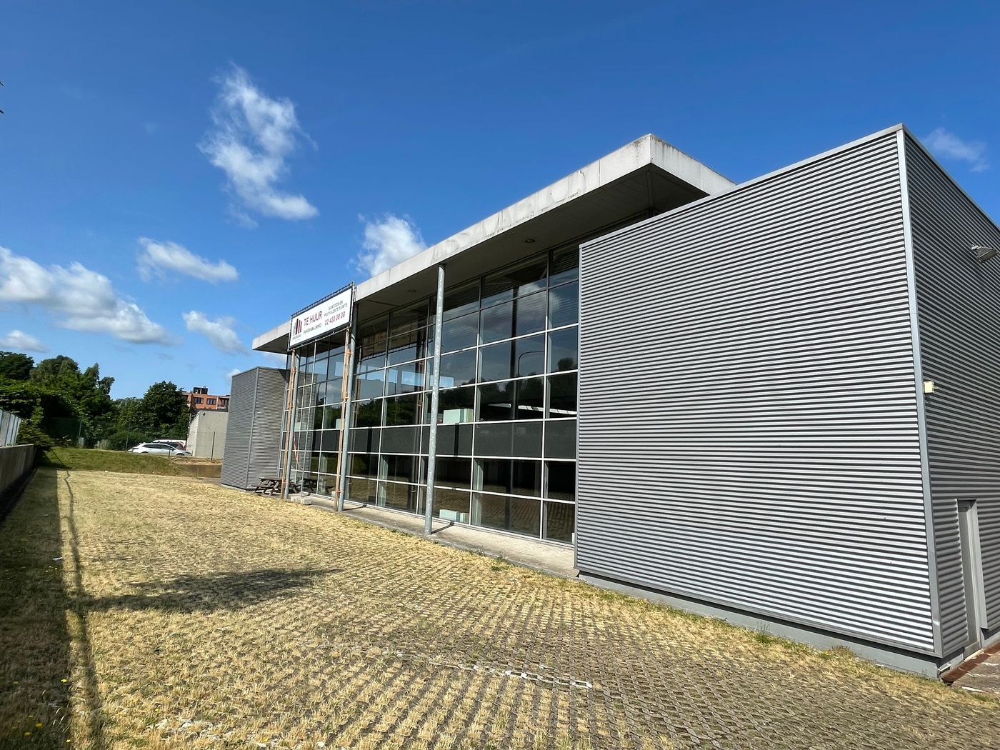 Kantoorruimte van 2.168 m² met opslagruimte te huur te Wemmel - foto 1