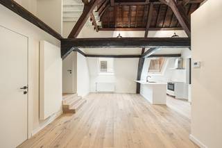 ENERGIEZUINIG APPARTEMENT! Supertof gerenoveerd appartement met respect voor authenticiteit in Residentie Oude Keizer. Het appartement ligt in...