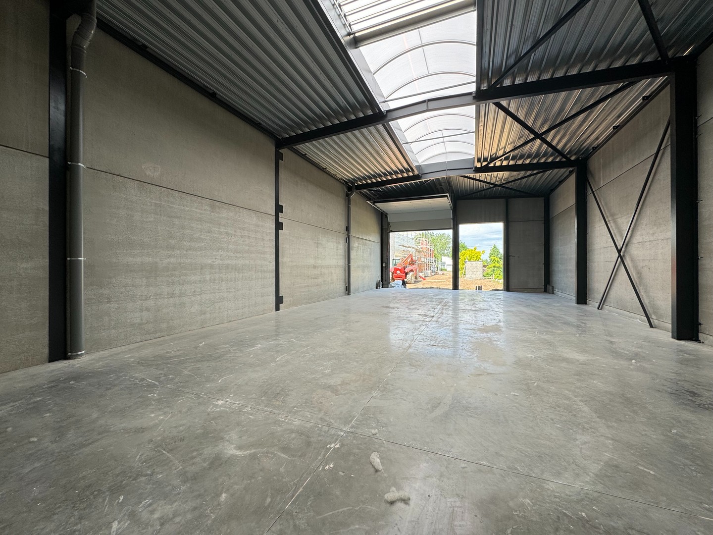 KMO unit met autostaanplaats in de nabijheid van de Rijksweg. - foto 5