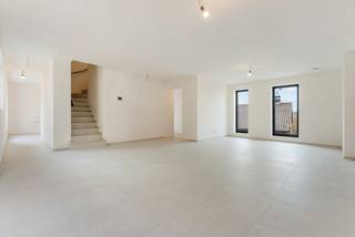 Nieuwbouw duplex appartement met inpandige garage op een geliefde locatie te Herderen. Deze deelgemeente van Riemst biedt een rustige leefomgeving...