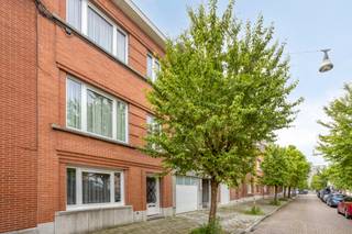 Ontdek deze verrassend ruime en smaakvol vernieuwde woning met een doordachte indeling en tal van mogelijkheden. De woning werd...