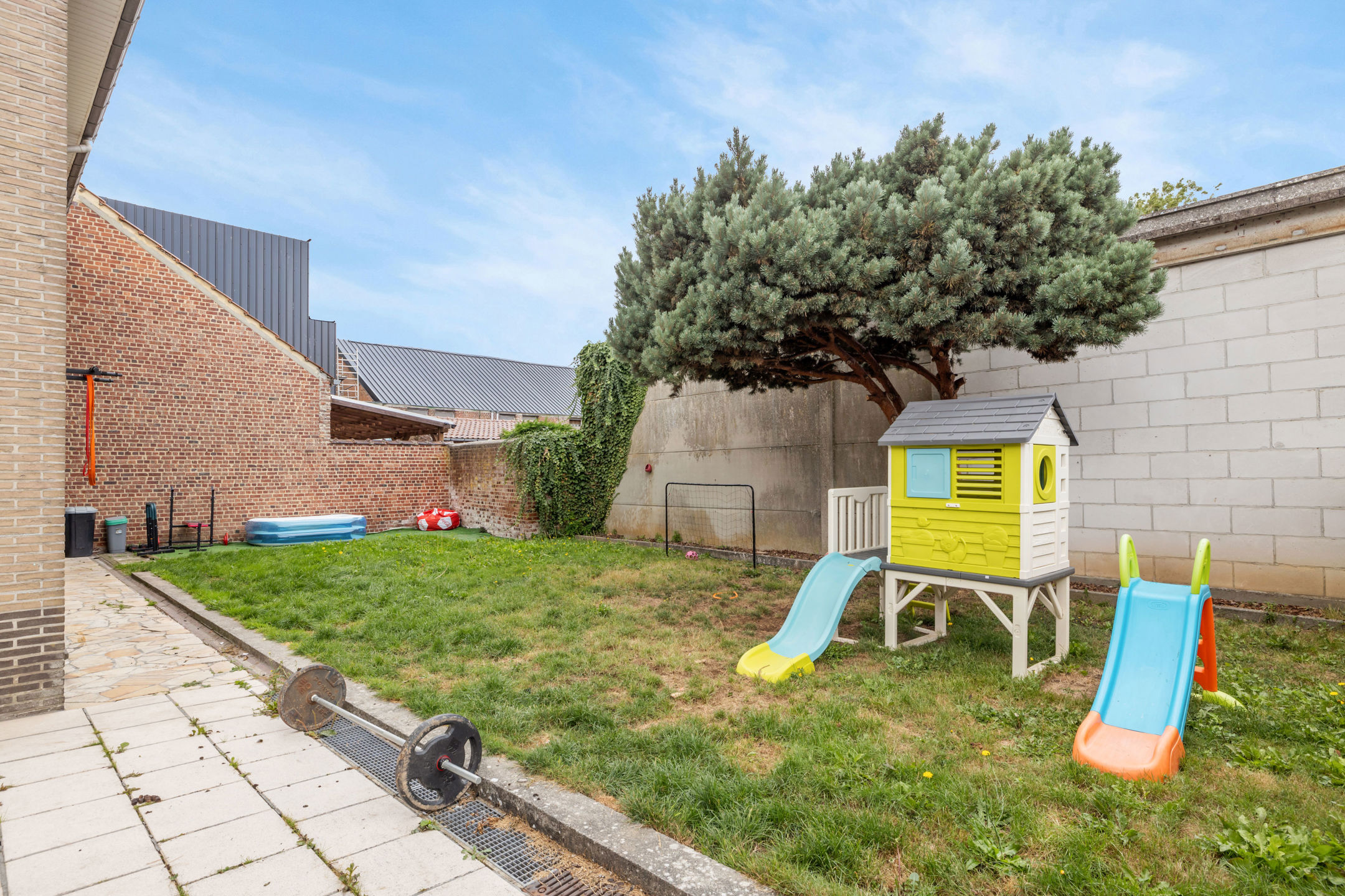 Bel-etage met 3 garages en tuin in het centrum van Bever - foto 4