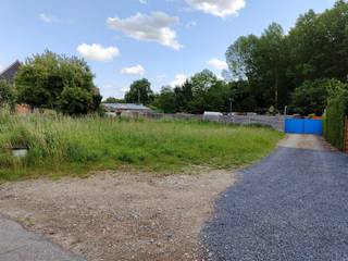 Bouwgrond voor halfopen bebouwing te koop op absolute voorkeursligging in het idyllische Mollem!Het betreft een perceel van 3a 43ca met een...