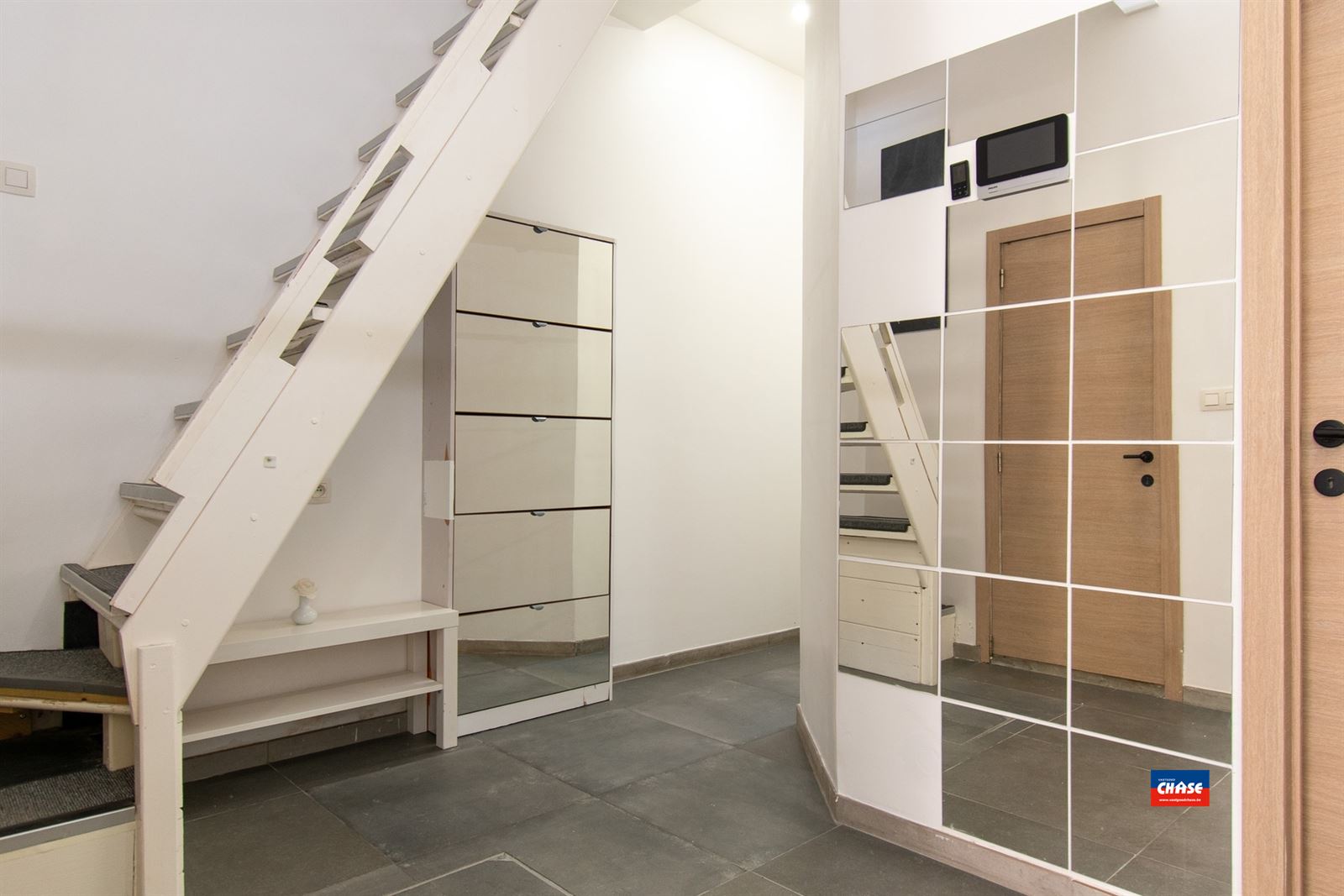 Rijwoning met 3 slaapkamers, 2 badkamers en terras - foto 4