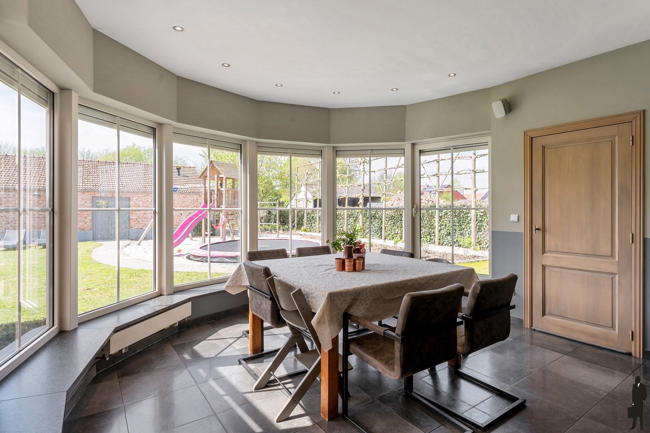 Karaktervolle villa met paardenstallen op 8.875m² in Retie - foto 5
