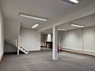 Op zoek naar een inspirerende werkplek op een toplocatie? Deze stijlvolle kantoorruimte, verdeeld over drie verdiepingen met een totale...