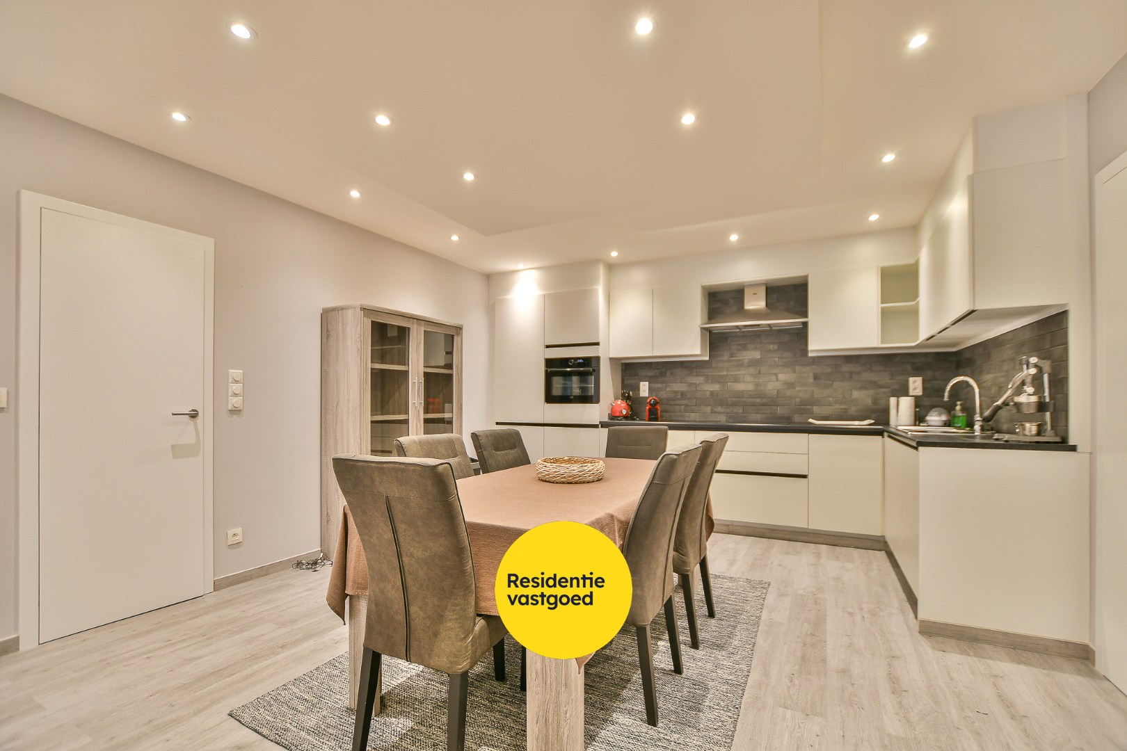 Gerenoveerd appartement met 2 slaapkamers te koop op toplocatie te Blankenberge! - foto 4