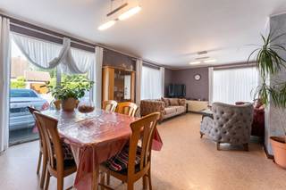 Are you looking for a valuable investment on a plot of 4630 m²? Look no further! This apartment building consists of two apartments, each with...