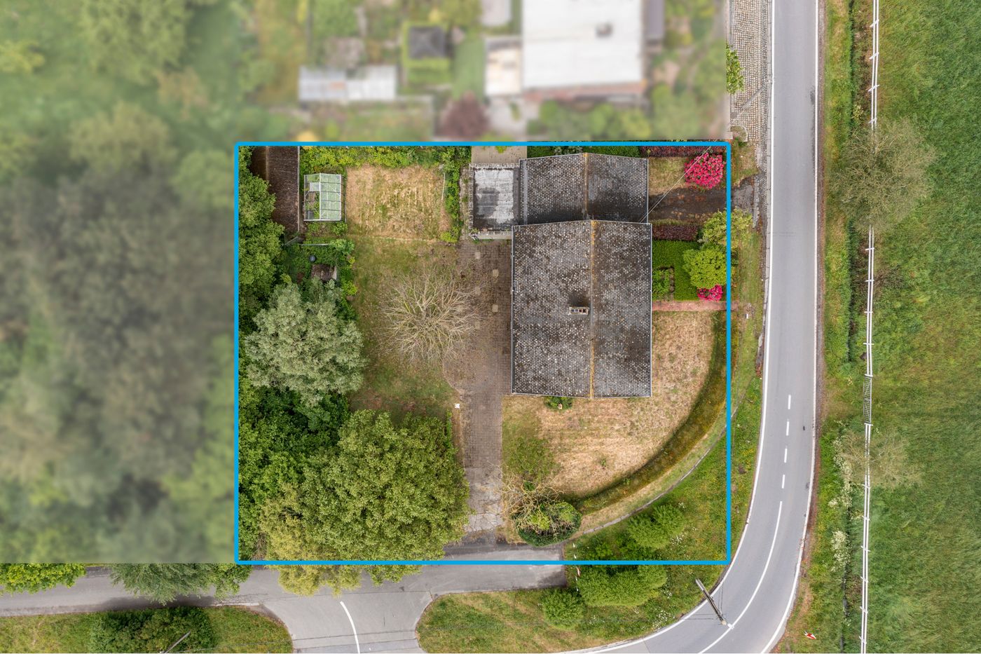 RUIME WONING MET 4 SLAAPKAMERS OP EEN PERCEEL VAN 1.188 M² NABIJ GROENHOVEBOS - foto 4