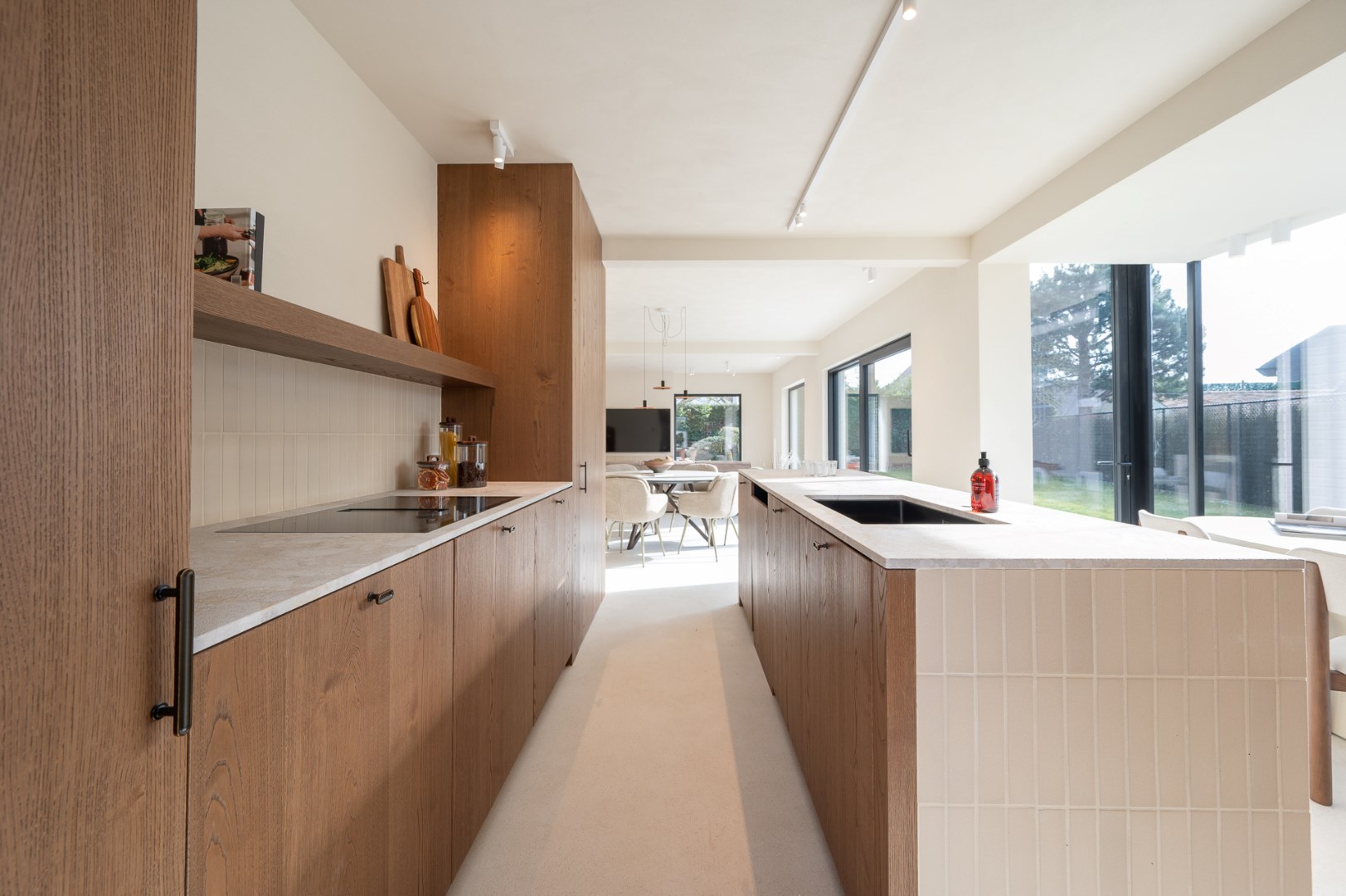 Alleenstaande en luxueus gerenoveerde villa op een rustige en residentiële ligging in Knokke - foto 5