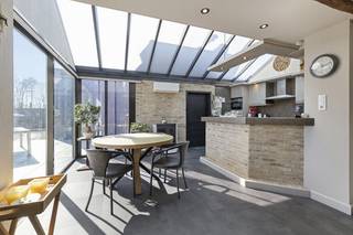 Op zoek naar een instapklaar huis te koop in Vlamertinge? Ontdek deze unieke woning aan de Poperingseweg 611, perfect voor wie ruimte, comfort en...