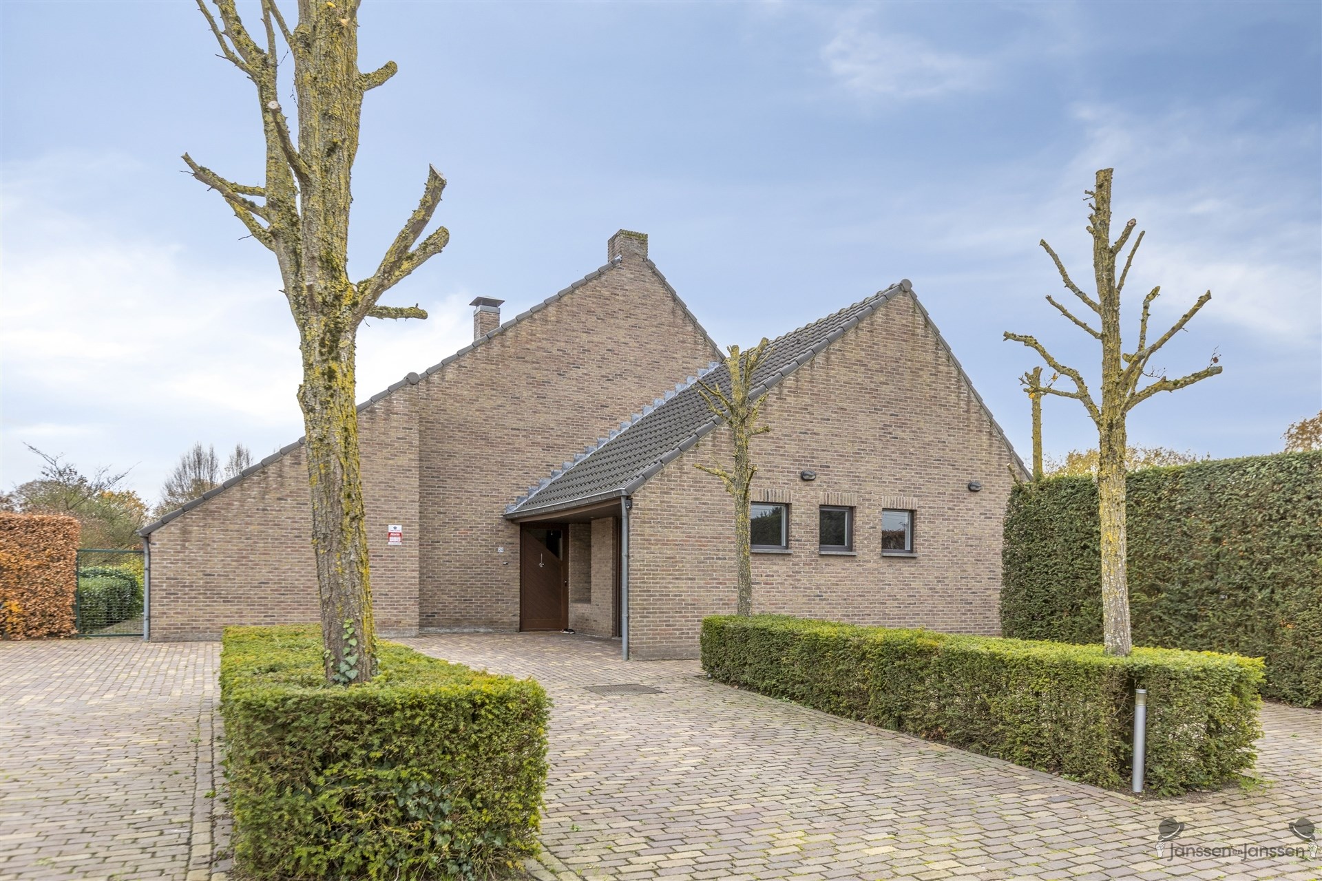 Ruime, goed onderhouden woning met prachtige tuin in Elsum Geel - foto 2