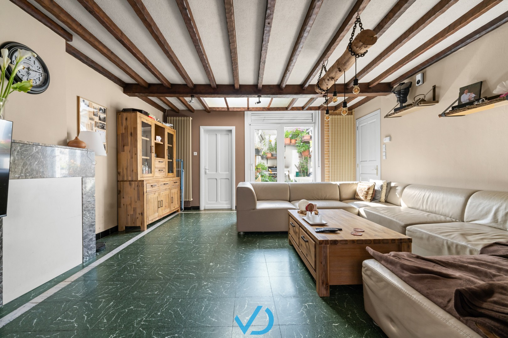 Instapklare stadswoning met garage in het hart van Poperinge! - foto 3