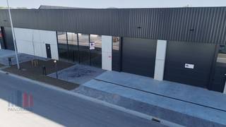 Nieuwbouw magazijnruimte met een oppervlakte van maar liefst 549 m² in combinatie met 2 privatieve parkeerplaatsen. De casco magazijnruimte...