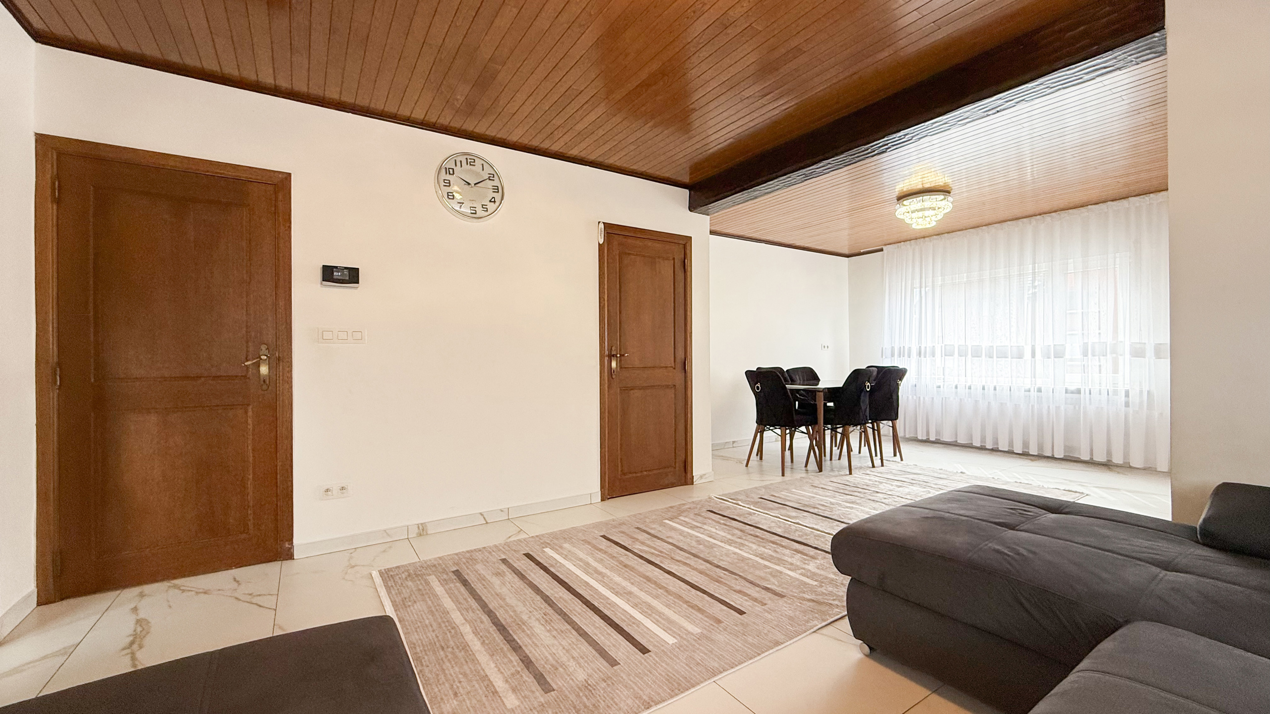 Volledig vernieuwde woning met 4 slp en uitstekende ligging! - foto 4