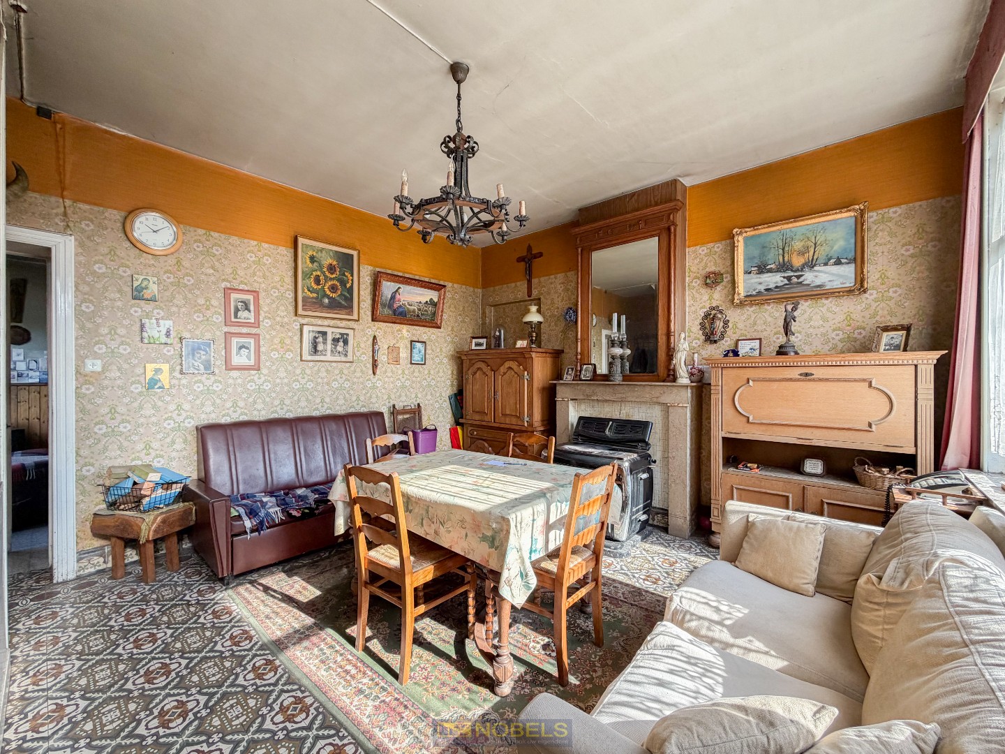 Te koop, Te renoveren halfopen bebouwing op ruim perceel te Ronse! - foto 2