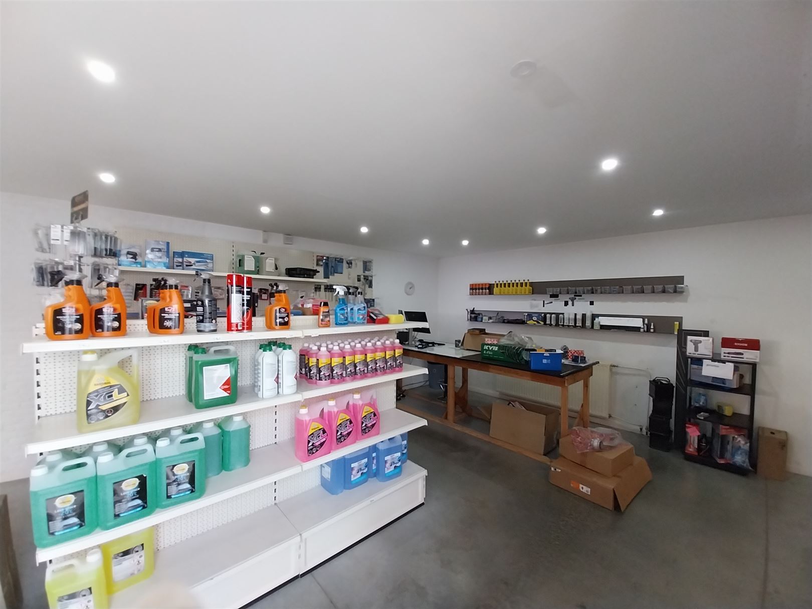 TE HUUR: Handelspand met ruim magazijn op gunstige locatie in Heusden! - foto 3