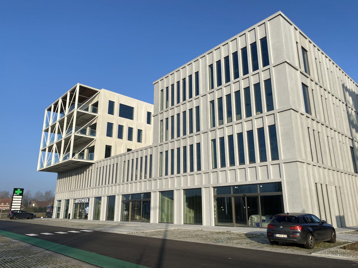 Nieuwbouw kantoorruimte van ca. 135 m² in R. Plaza Roeselare - foto 1