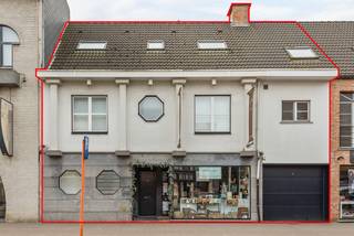 Op een toplocatie qua zichtbaarheid en bereikbaarheid, biedt dit opbrengsteigendom een uitstekende kans voor investeerders die op zoek zijn naar...