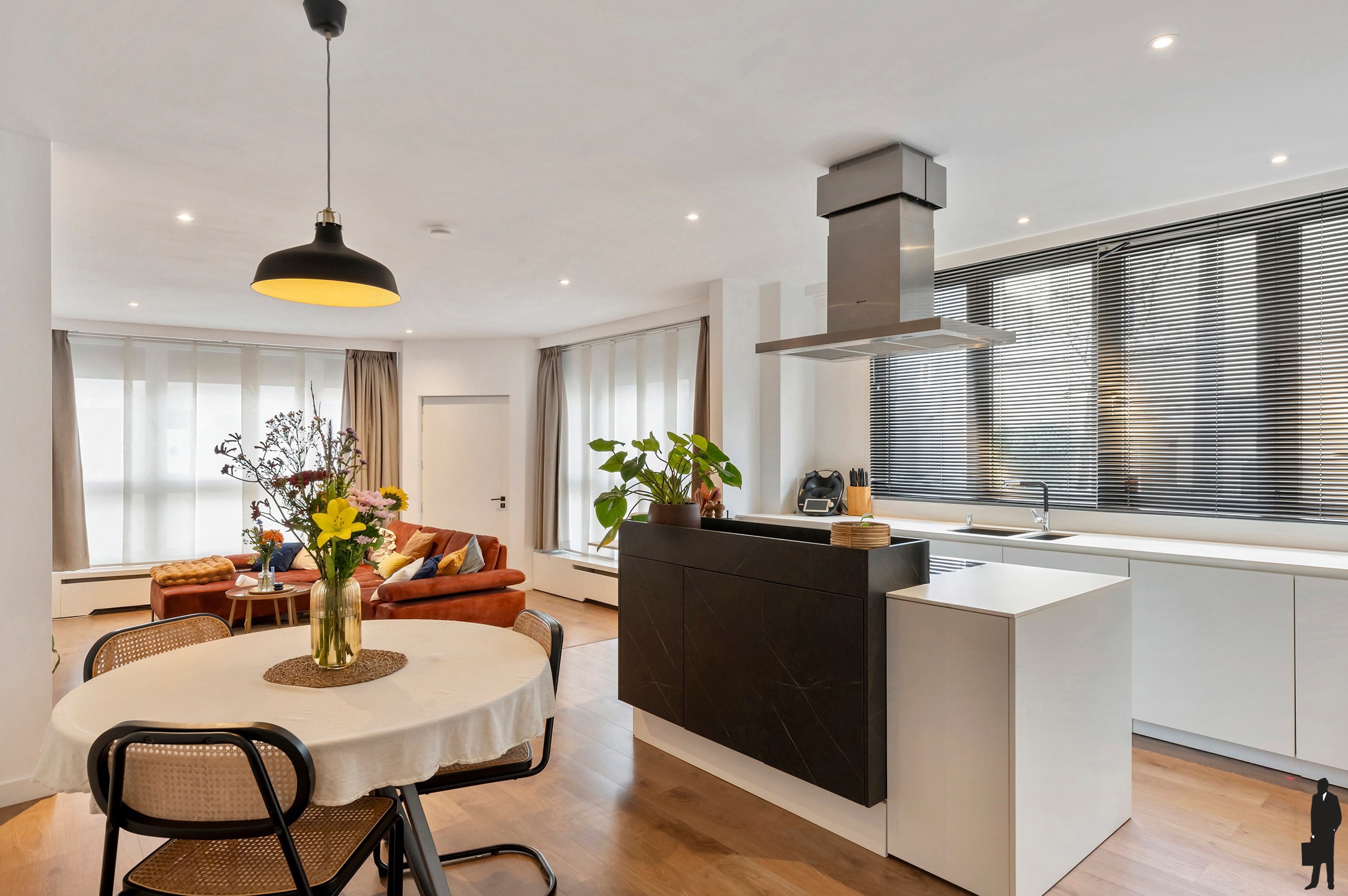 Instapklaar ruim gelijkvloers appartement in hartje Zurenborg - foto 2