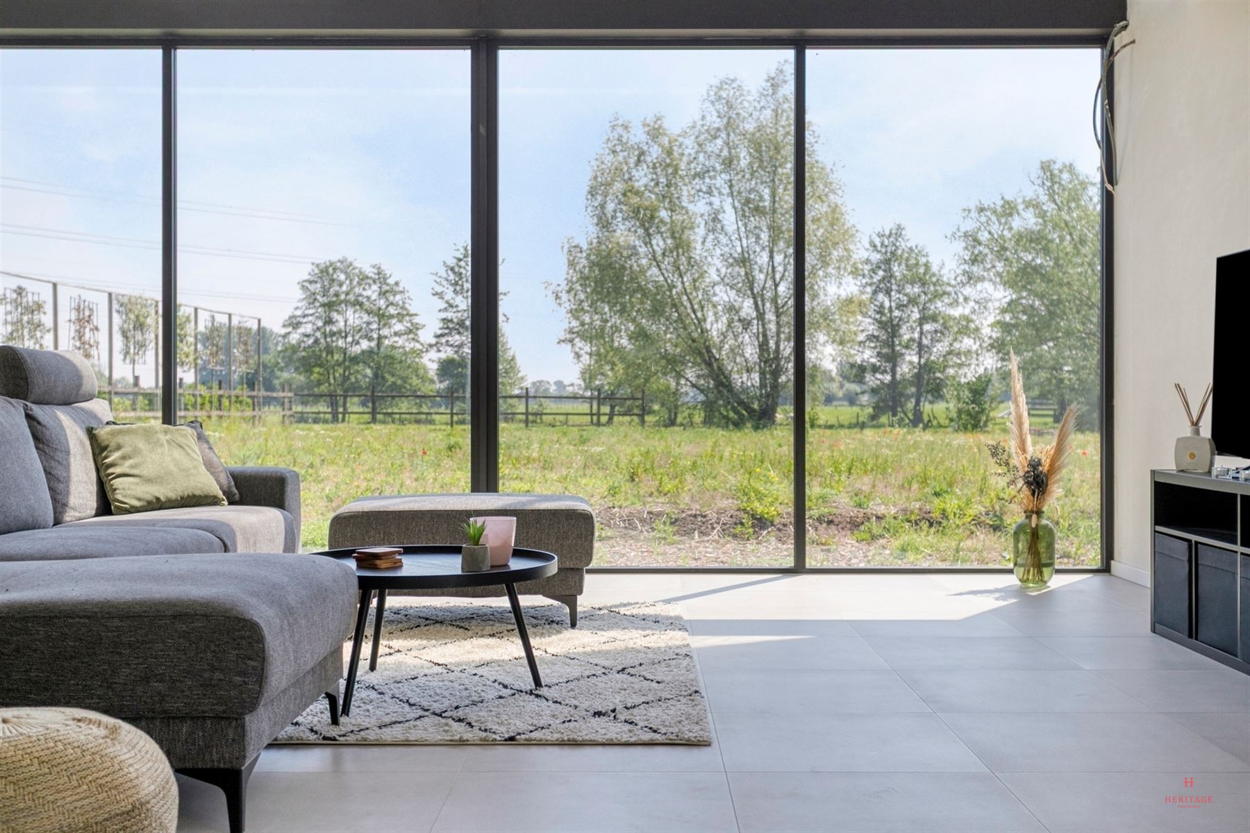 Ontdek deze unieke hedendaagse hoeve met tal van mogelijkheden op een perceel van 4.759 m² in Zulte  - foto 3