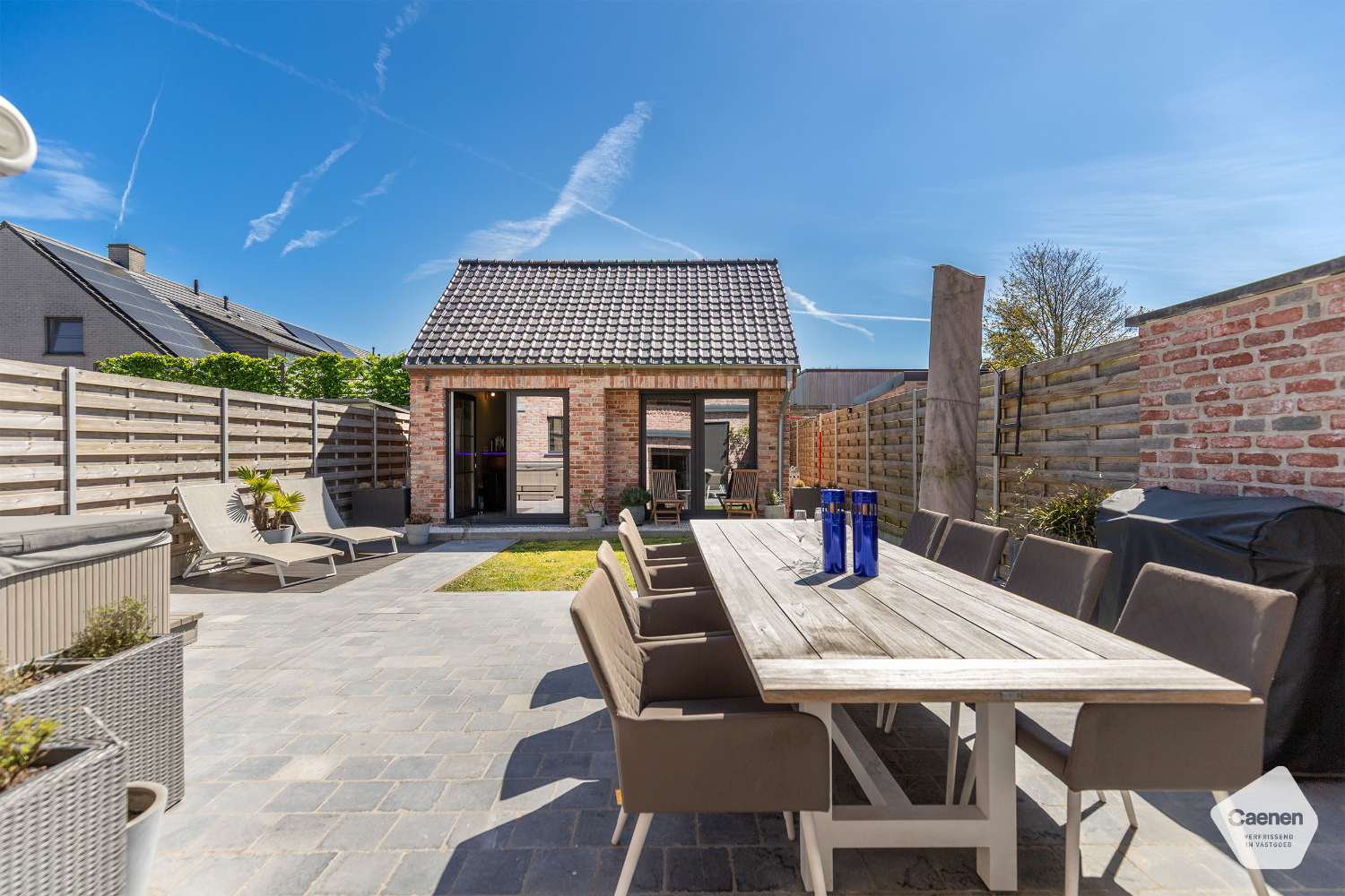 Recente en energiezuinige woning (2013) met 3 slaapkamers, inpandige garage en een uniek bijgebouw! - photo 2