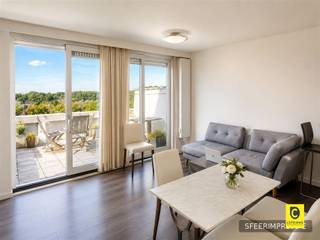 Appartement de 2 chambres à coucher rénové de façon unique avec une grande terrasse et des vues à couper le souffle !Ce chef-d'œuvre architectural...