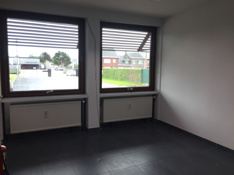 Kantoor 5 te huur, dichtbij ring van Kortrijk en autosnelwegen - foto 4
