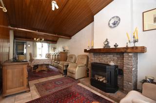 Ben je op zoek naar een woning met karakter en renovatiemogelijkheden op een rustige ligging in Kruibeke?Dan is deze charmante woning misschien wel...