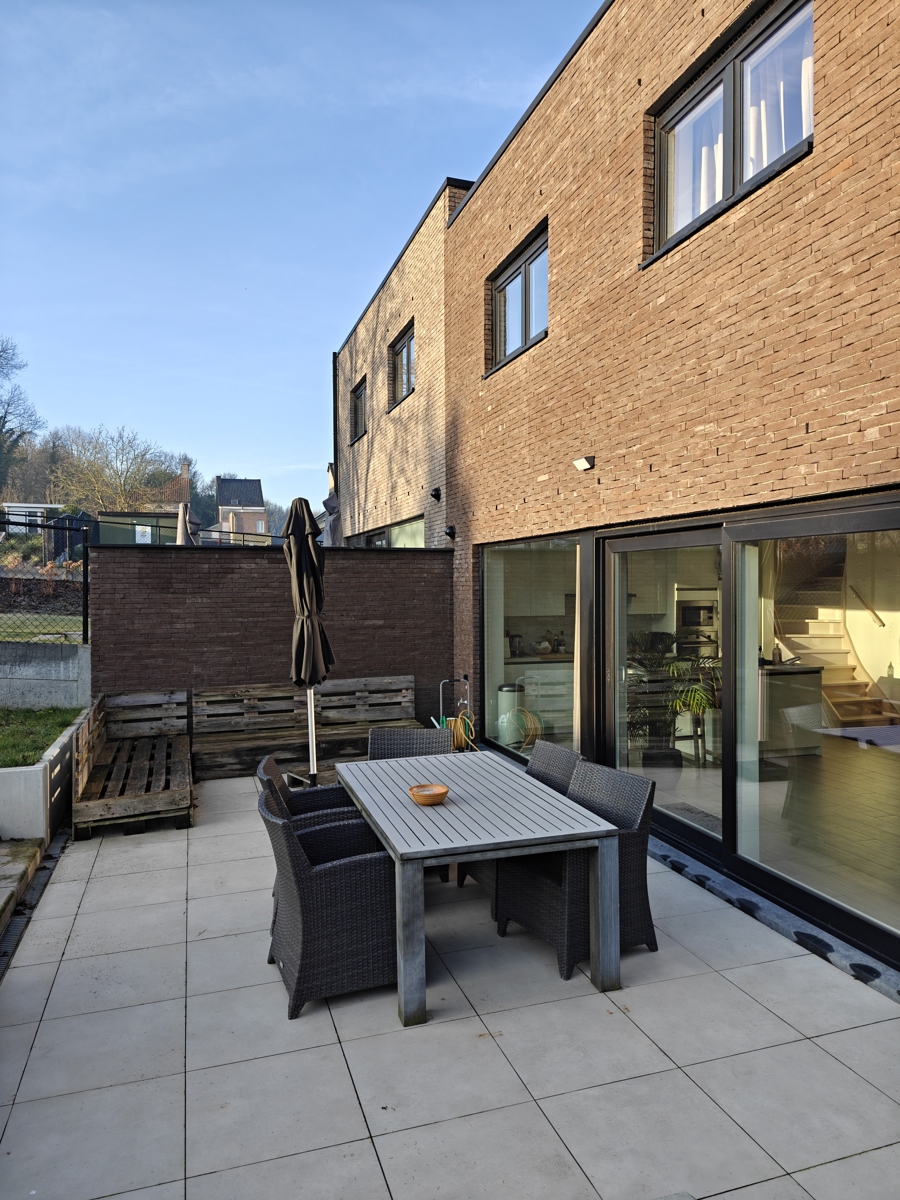 Halfopen met 3 slaapkamers + dressing in woonwijk te huur  - foto 3