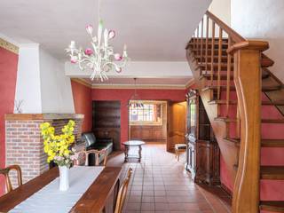 À Wondelgem, vous trouverez cette maison solidement construite offrant de nombreuses possibilités pour ceux qui recherchent un projet de...