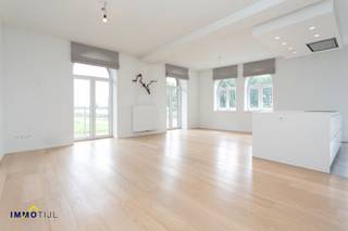 Luxueus en energiezuinig appartement met fenomenaal uitzicht!Aan de oevers van de Schelde werd een historisch bedrijfsgebouw met de grootste zorg in...