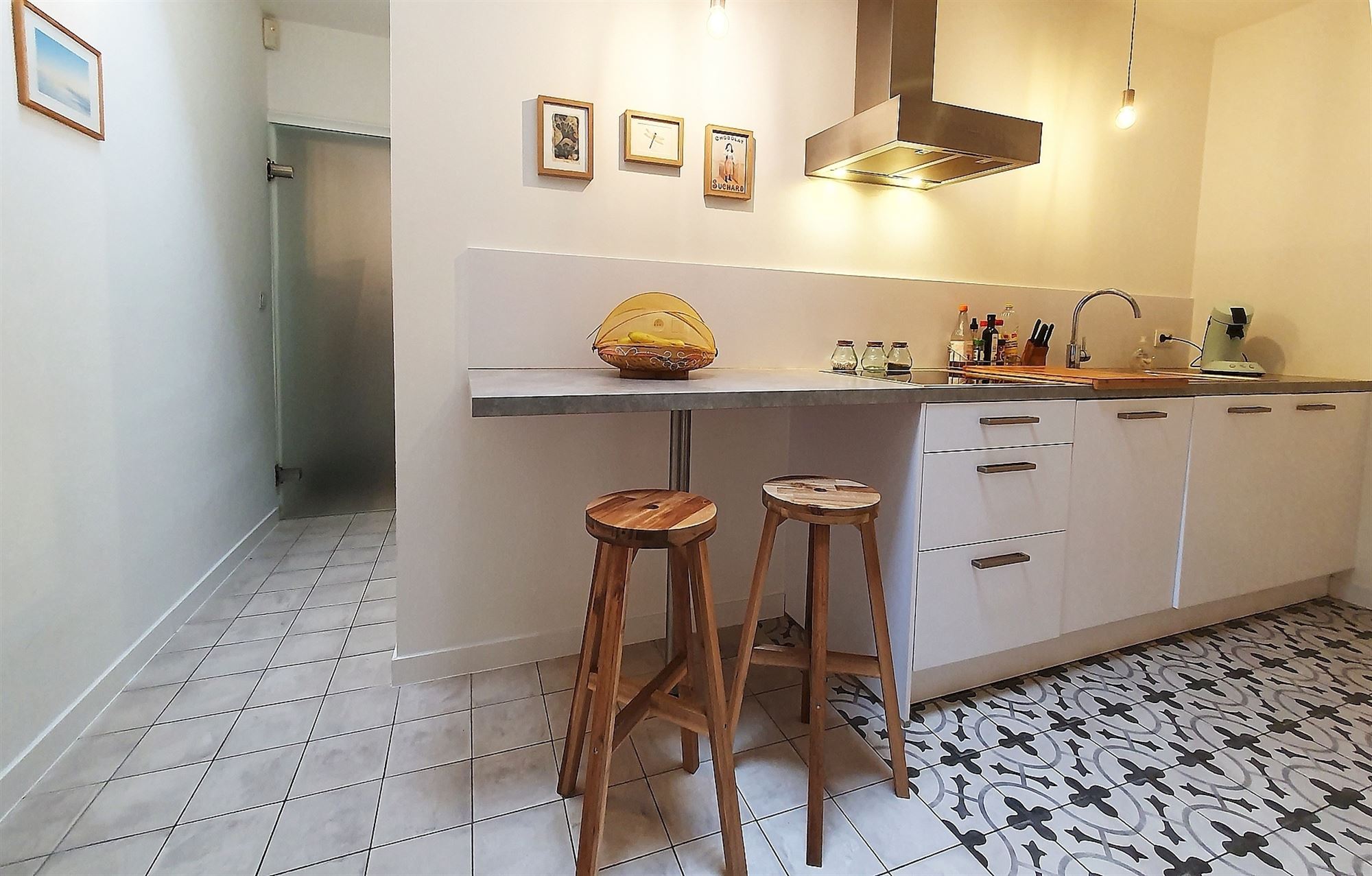 Retail space with apartment - photo 5