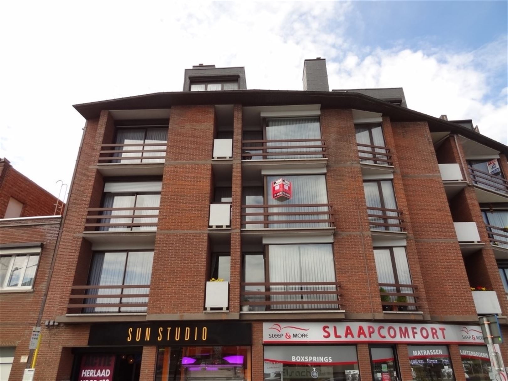 Appartement met 2 slaapkamers in centrum van Sint-Truiden. - foto 2