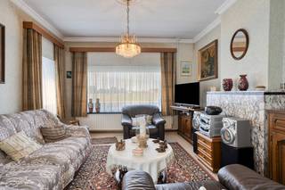 Op zoek naar ruimte en rust? Deze kloeke woning in de Hogenhovestraat 83 te Aarsele is gelegen tussen het centrum van Aarsele en Dentergem. Op...