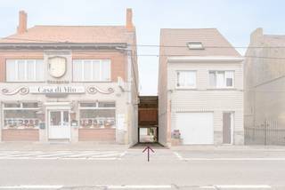 Halfopen woning met tuin, garage en 3 slaapkamers in LembeekOp zoek naar een praktische en instapklare woning in Lembeek? Deze tweegevelwoning biedt:...