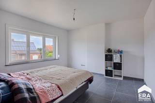 Charmante woning met uitbreidingsmogelijkheid te koop in MeerhoutDeze charmante woning uit 1957 is gelegen op een ruim perceel van 1.059 m² en kan...