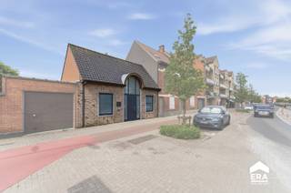 [[ DIT PAND NEEMT DEEL AAN DE ERA OPEN HUIZEN DAG OP 13/6 VAN 11:00 TOT 12:00 ]]
<p>Bent u op zoek naar een eigendom met potentieel op een centrale locatie? Dit uitstekend onderhouden pand aan de Westlaan in Roeselare biedt, mits verbouwing en goedkeuring van een bestemmingswijziging door Stad Roeselare, interessante mogelijkheden voor de realisatie van een woning.</p>

<p>Het pand werd gebouwd in 1997 en beschikt over een bruikbare oppervlakte van 78 m². Dankzij de solide staat van onderhoud vormt het een uitstekende basis voor wie op zoek is naar een woonproject op een strategische locatie nabij het stadscentrum.</p>

<p>Afhankelijk van uw woonwensen kan de huidige indeling worden herwerkt tot een comfortabele stadswoning met leefruimte, keuken, slaapkamer(s), badkamer en bergruimte.</p>

<p>De ligging vormt een belangrijke troef. Het pand bevindt zich langs de Westlaan, vlak bij winkels, openbaar vervoer, het administratief centrum en andere dagelijkse voorzieningen.</p>

<p>Daarnaast beschikt het pand over centrale verwarming op aardgas en twee airco-units.</p>

<p>Een interessante opportuniteit voor wie op zoek is naar een centraal gelegen woonproject met tal van mogelijkheden.</p>

<p><em>Bestemmingswijziging en eventuele verbouwingswerken zijn ten laste van de koper en steeds onder voorbehoud van de nodige vergunningen en goedkeuringen.</em><br /><br />Contacteer uw ERA-makelaar voor een bezoek.<br /><br /><strong>JOUW DROOMPAND. ZO GEVONDEN!</strong></p>