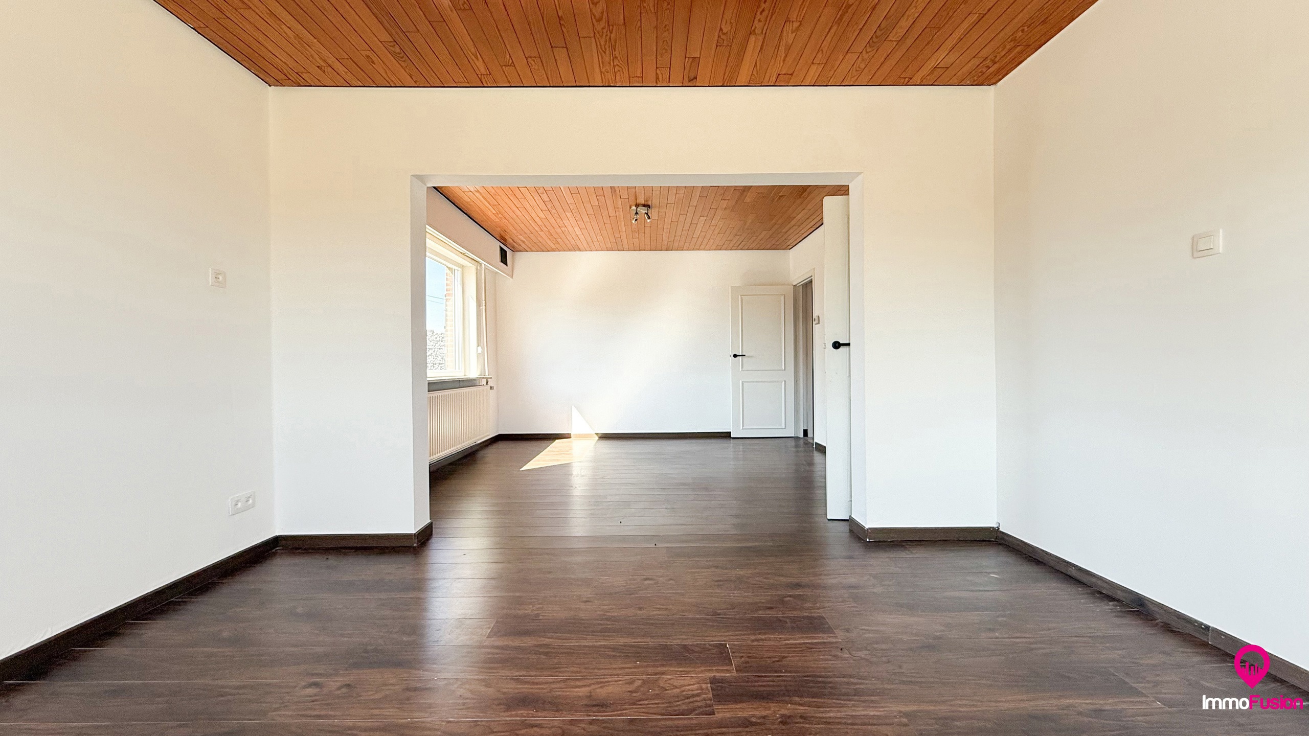 Charmante woning met 3 slaapkamers en ruime tuin! - foto 4